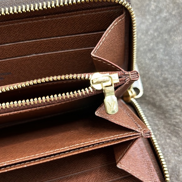 LOUIS VUITTON Zippy Wallet Long Monogram - Picture 13 of 14